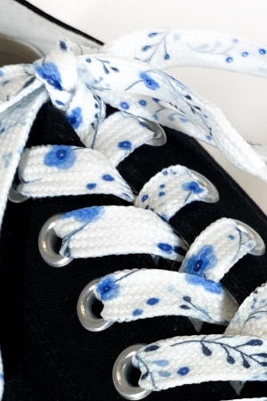Schuhe mit Schnürsenkel Nahaufnahme