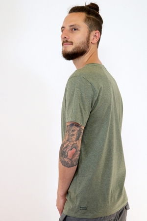 Rückenansicht Weltscheibe-Shirt