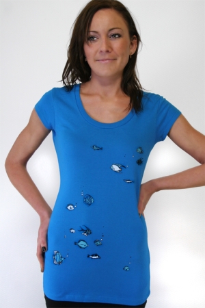 feminin geschnittenes Shirt mit formschönem Ausschnitt