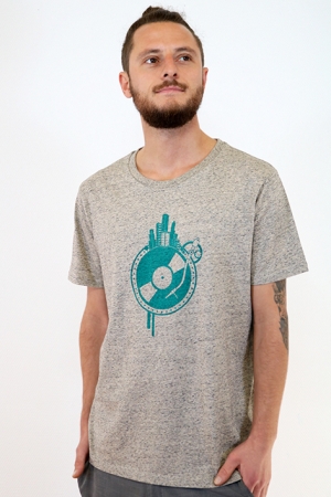 Preview: Rückenansicht Weltscheibe-Shirt