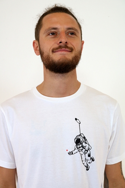 Kosmonaut-Motiv Auf Kurzarmshirt