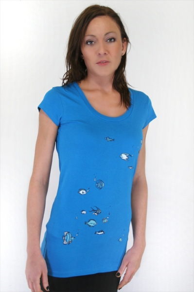 cyanblaues Damenshirt mit Fischen