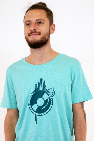 türkisfarbenes Männershirt